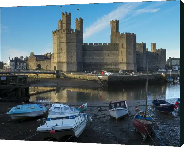 Wales, Gwynedd, Caernarfon Castle