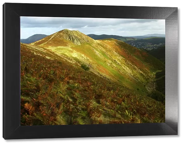 England, Shropshire, The Long Mynd. View from the Long Mynd in early autumn looking across the green and red expanse of this popular hiking and gliding plateau in the