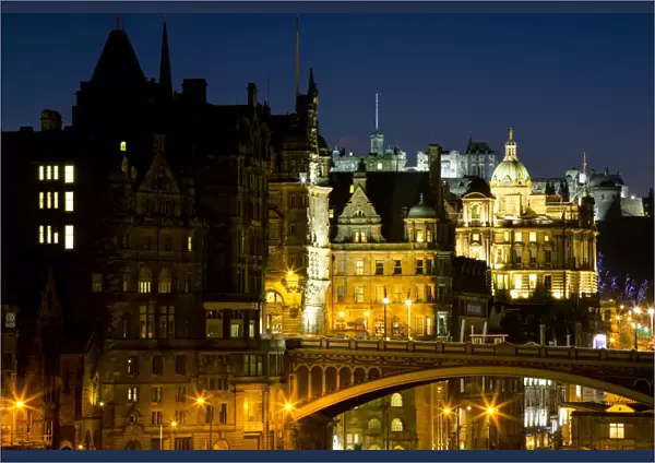 Scotland, Edinburgh, Old Town. Looking from the east of the North Bridge towards the Castle