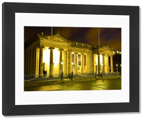 Scotland, Edinburgh, The Mound. The neoclassical style National Gallery of Scotland building