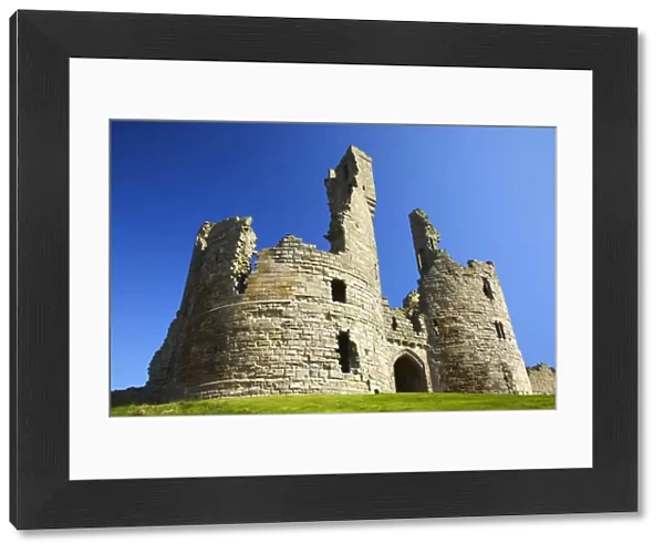 England, Northumberland, Dunstanburgh Castle. The ruins of the impressive Dunstanburgh Castle