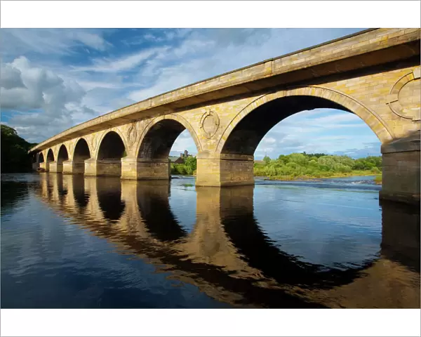 England, Northumberland, Hexham. Hexham Bridge over the River Tyne, the bridge was built in 1793 by Robert Mylne to a design by