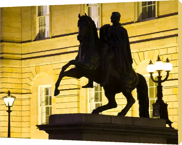 Scotland, Edinburgh, Register House. Statue of the Duke of Wellington on horseback situated in the front of the