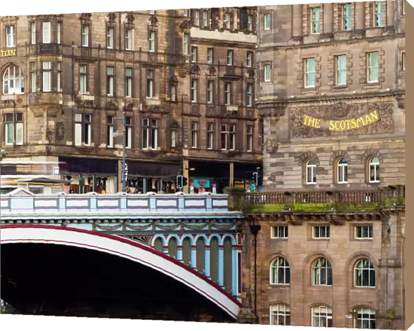 Scotland, Edinburgh, Edinburgh City. The Scotsman Building alongside the North Bridge