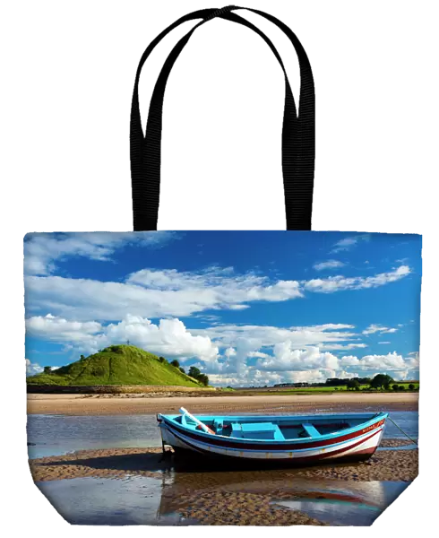 England, Northumberland, Alnmouth. Boats on the tidal Aln Estuary at Alnmouth
