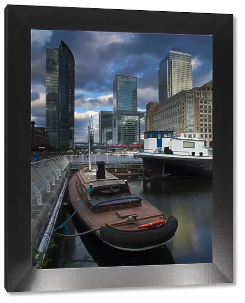 England, London, Docklands, West India Quay. One Canada Square, one of the UKs tallest buildings behind West India Quay, in the heart of
