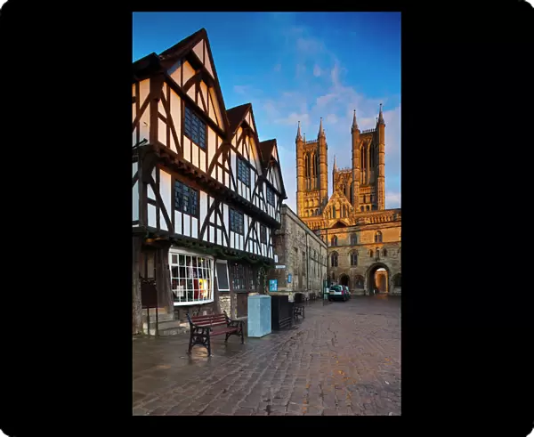 England, Lincolnshire, Lincoln. The historic Bailgate area and Lincoln Cathedral