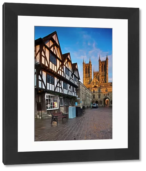 England, Lincolnshire, Lincoln. The historic Bailgate area and Lincoln Cathedral