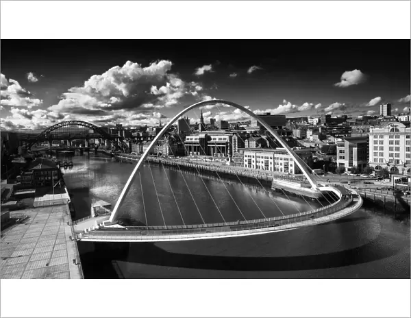 England, Tyne and Wear, Newcastle Upon Tyne. The Gateshead Millennium Bridge, Tyne Bridge, Newcastle upon Tyne & Gateshead river quayside