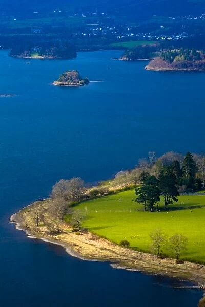 England, Cumbria, Lake District National Park. Derwentwater, with Derwent Island