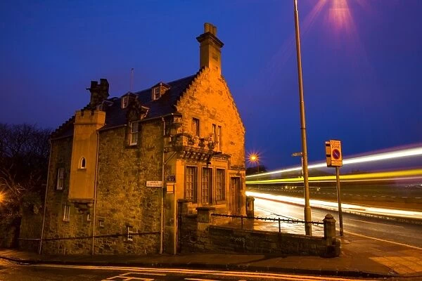 Scotland, Edinburgh, Edinburgh City. Old house on Dean Bridge. The Dean Bridge