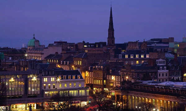 Scotland, Edinburgh, Princes Street. Looking towards Princes Street and the first phase of the New Town, built between 1766 and 1800, with the National Gallery complex in