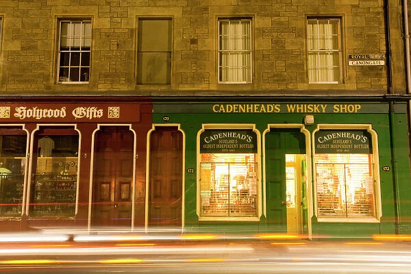 Scotland, Edinburgh, The Royal Mile. Whisky shop on Canongate, part of the Royal Mile