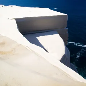 Australia, New South Wales, Royal National Park. Sandstone cliifs overlooking the Pacific Ocean viewed from the Royal National Park