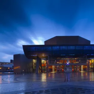 England, Greater Manchester, Salford Quays. The Lowry Centre at dusk, located on the Salford Quays in the city of Salford near Manchester