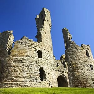 England, Northumberland, Dunstanburgh Castle. The ruins of the impressive Dunstanburgh Castle