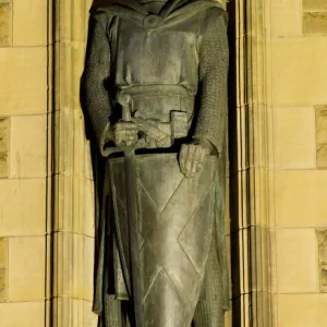 Scotland, Edinburgh, Edinburgh Castle. Sir William Wallace statue, a famous leader during the First War of Scottish Independence, situated at the entrance to