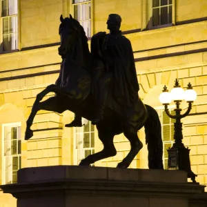 Scotland, Edinburgh, Register House. Statue of the Duke of Wellington on horseback situated in the front of the