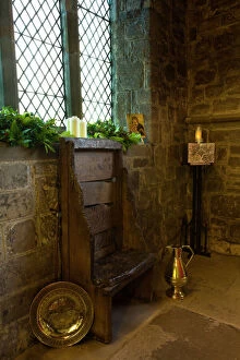 Images Dated 9th December 2008: Bedes chair, an ancient oak seat between 800 to 1100 years presumed to have belonged to