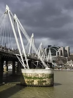 River Gallery: England, Greater London, Golden Jubilee Bridge