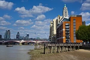 Images Dated 9th August 2011: England, London, OXO Tower