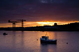 Northern County Gallery: England, Tyne and Wear, Hebburn Riverside Park. Sunset viewed from the Hebburn Riverside Park in