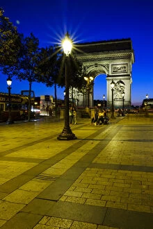 Illuminated Gallery: France, Paris, Arc de Triomphe
