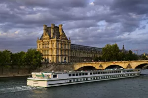 Tourist Gallery: France, Paris, Louvre Palace
