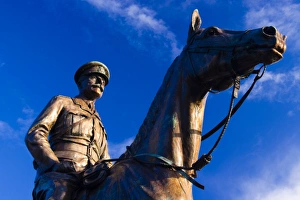 Images Dated 23rd November 2009: Scotland, Edinburgh, Edinburgh Castle. Statue of Field Marshal Earl Haig located on the Edinburgh