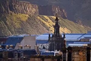 Images Dated 23rd November 2009: Scotland, Edinburgh, Edinburgh City. View overlooking the Old Town situated alongside the extinct