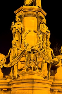 Images Dated 13th January 2009: Scotland, Edinburgh, New Town. Sculpture by J. Pittendrigh McGillvray near Coates Crescent in
