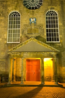 Images Dated 12th January 2009: Scotland, Edinburgh, The Royal Mile. Canongate Kirk, located in Canongate a former separate burgh
