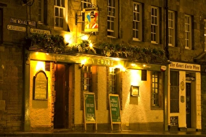 Images Dated 29th January 2009: Scotland, Edinburgh, The Royal Mile. Traditional Scottish Public House on the Royal Mile