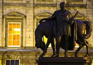 Images Dated 6th January 2009: Scotland, Edinburgh, St Andrews Square. Statue of Sir John Hope, the 4th Earl of Hopetoun