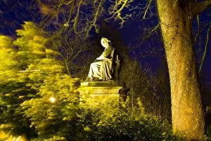 Edinburgh Illuminated Book Collection: Scotland, Edinburgh, West Princes Street Gardens. Statue of Sir James Young Simpson