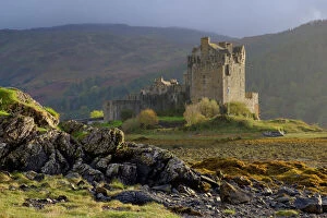 United Kingdom Gallery: Scotland, Scottish Highlands, Eilean Donan Castle
